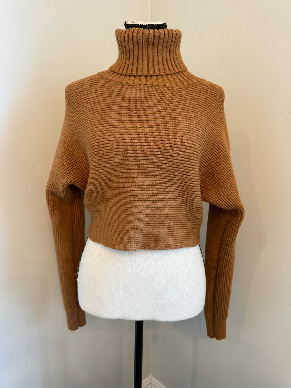 House of Harlow 1960 Camel Ribbed Cropped Turtleneck Sweater Pullover Small - Picture 8 of 12